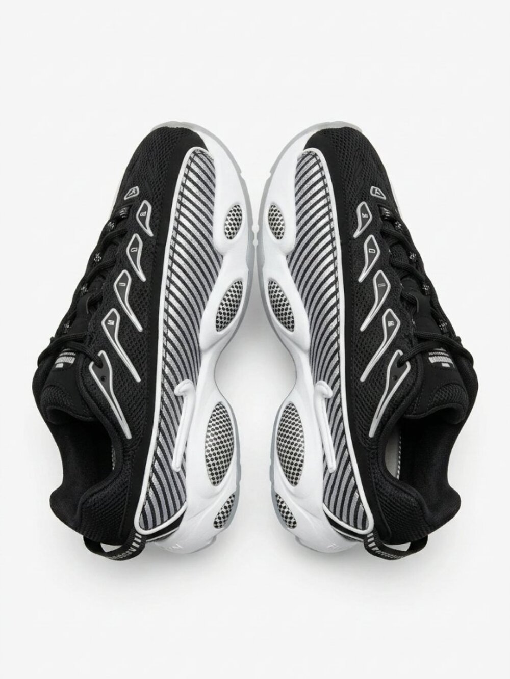 Nike Air Kukini SE Black/White Sneakers Size 7.5